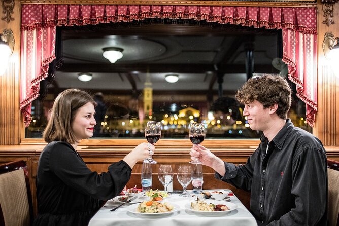 10PM Budapest Danube Cruise with Live Music & Food or Drinks - Is the 10pm Danube cruise worth booking?