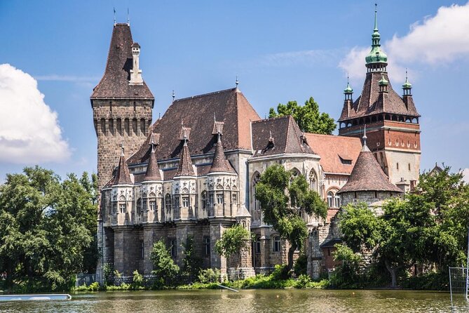 4 hours long private walking tour in Budapest - Széchenyi Baths and Vajdahunyad Castle