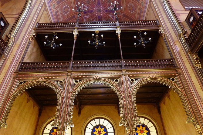 A Journey through Jewish Budapest - Private Walking Tour - What the private guide adds