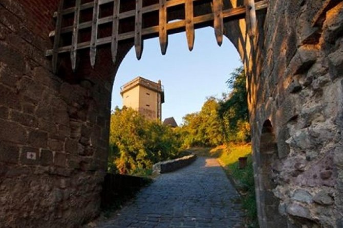 Along the shore of Danube river, private tour - Visegrad’s upper castle and royal stories