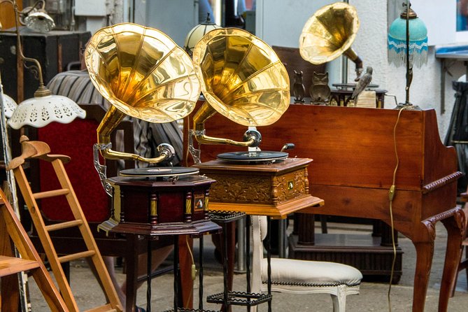 Antiques and Curios - Private Flea Market Treasure Hunt - The guide makes the difference