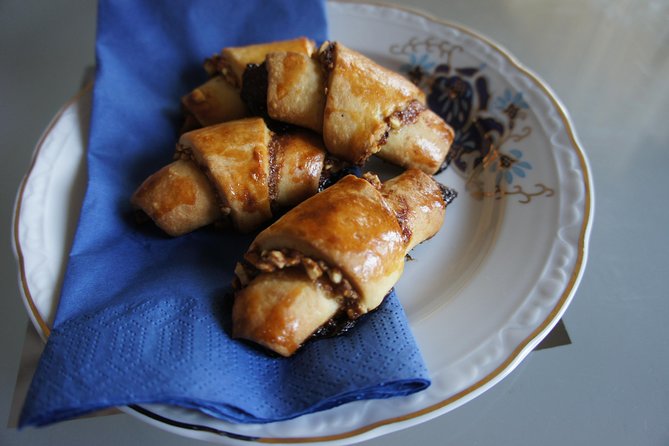 Authentic Jewish Cooking Class by a Professional chef - Starting at Király utca with taxi service