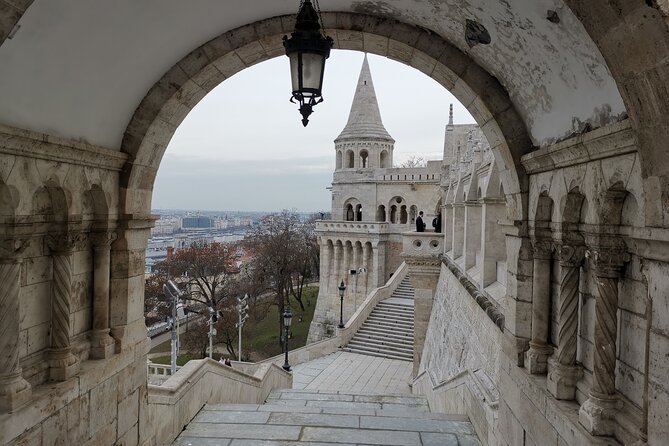 Best Historical Sights of Budapest Tour - St. Stephen’s Basilica and the Holy Right Hand