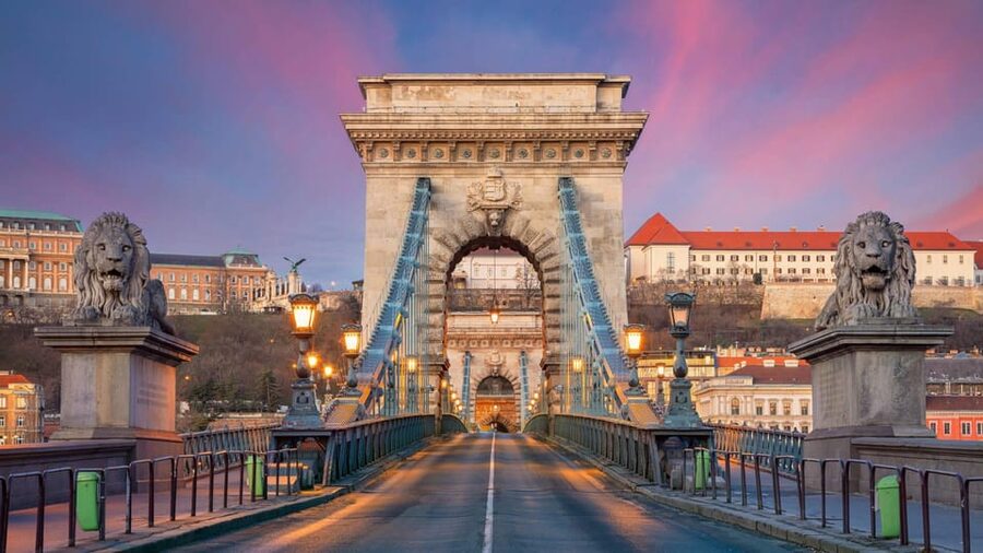 Best of Budapest: Private Walking Tour with a Local - Buda Castle and Matthias Church