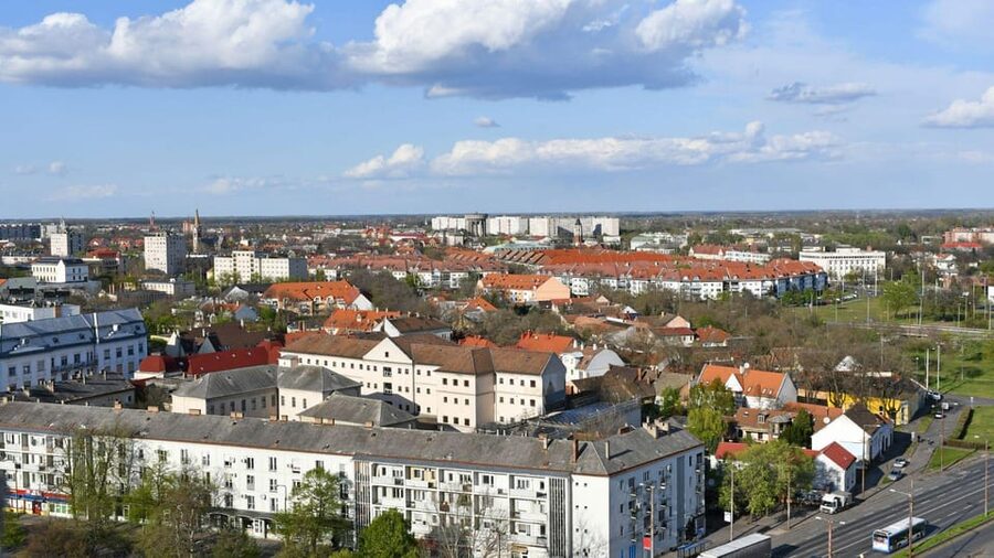 Best of Debrecen: Private Walking Tour with a Local - How the one to six-hour length affects value