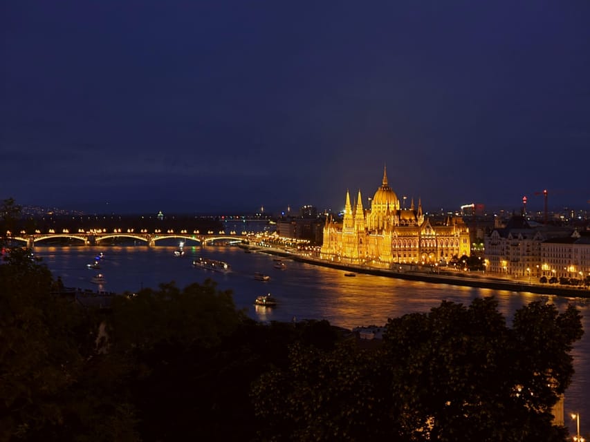 BloodThirsty Hungary: Walking tour & Dark Historical Stories - How the storytelling works
