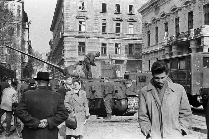 Born Under The Red Star - Communist tour with Coffee in a Retro Bar - Why this Communist walk adds something different to Budapest