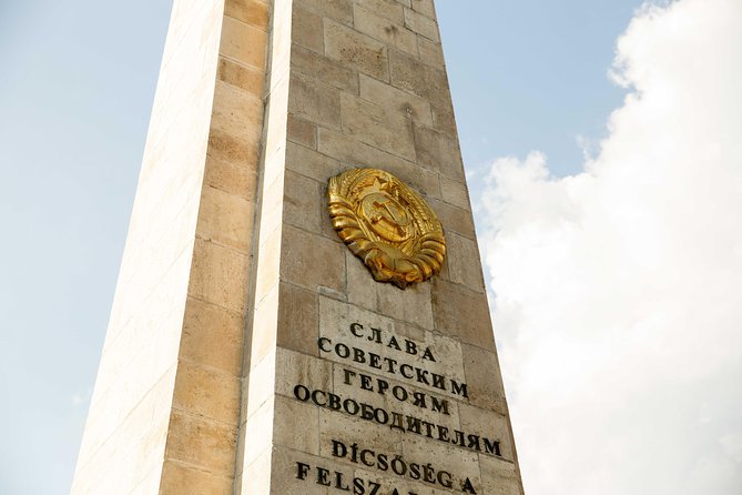 Born Under The Red Star - Communist tour with Coffee in a Retro Bar - St. Stephen’s Basilica and the symbols of old Hungary