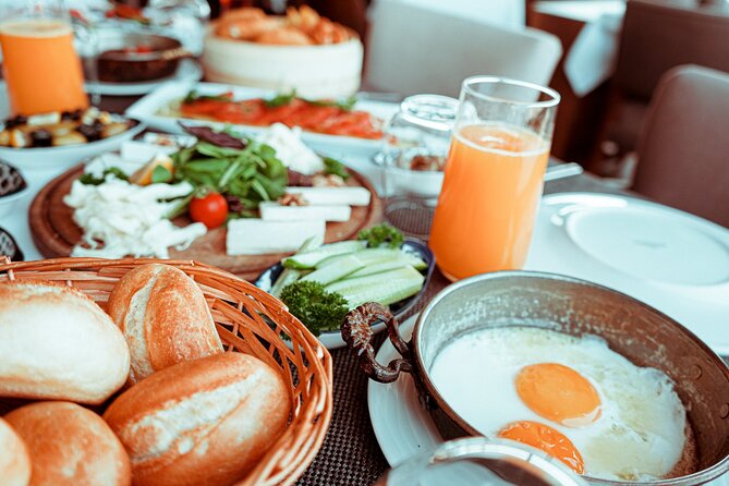 Bottomless Brunch and Cruise with Prosecco in Budapest - Brunch on the Danube aboard the Gróf Széchényi