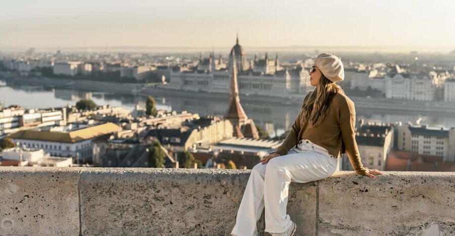 Buda Castle: Private photoshoot with a local guide - Meeting at Holy Trinity Square