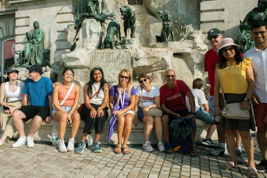 Buda Castle Walking Tour: Fishermans Bastion - Royal Palace - Sándor Palace and the final terrace