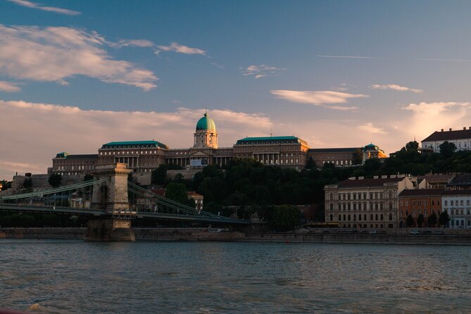 Budapest: 1-Hour Highlights Cruise with Welcome Drink - Why the Danube is the best seat in Budapest