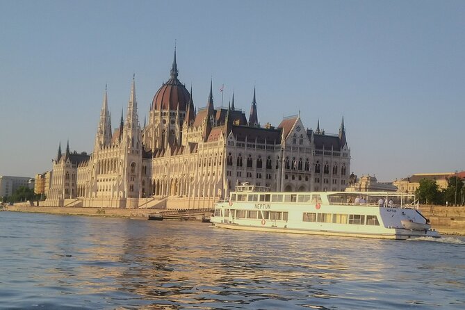 Budapest: 1-Hour Highlights Cruise with Welcome Drink - Is $18.62 good value?