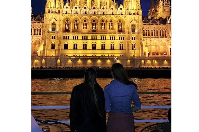 Budapest: 1-Hour Highlights Cruise with Welcome Drink - Who should book this cruise?