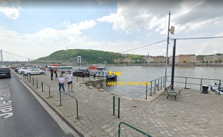 Budapest: 1-hour Sightseeing Danube River Cruise - Budapest’s southern riverfront