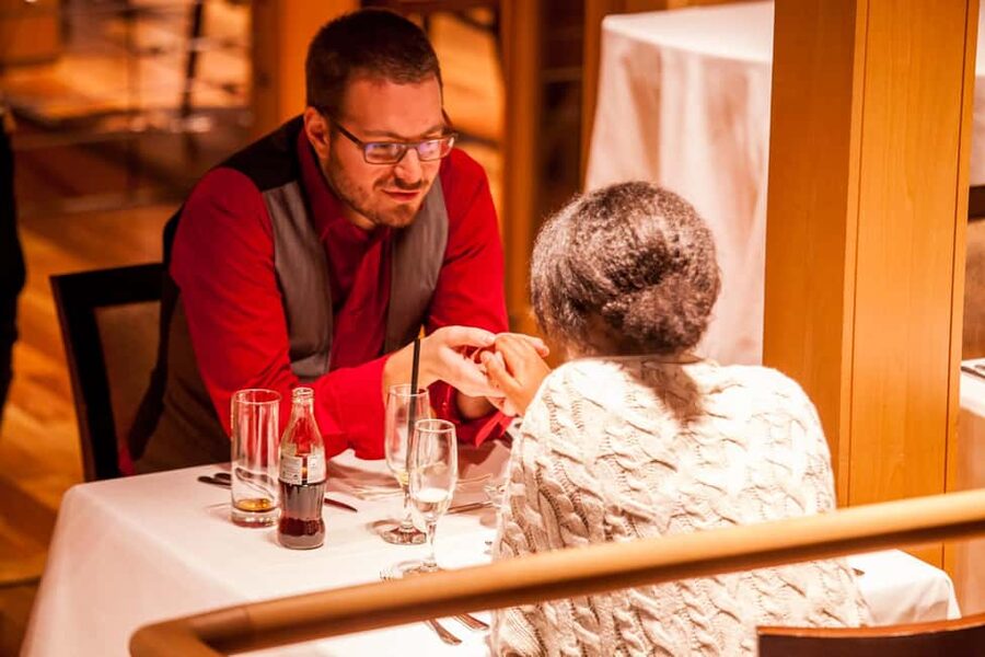 Budapest: 2-Course Dinner for 2 on a Boat Restaurant - A three-course menu with plenty of choice