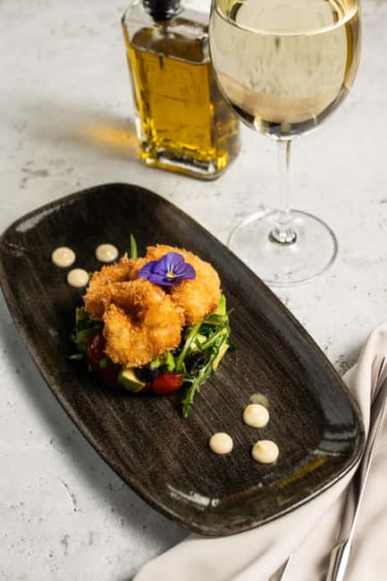 Budapest: 2-Course Dinner for 2 on a Boat Restaurant - Timing, pacing, and the 2.5-hour format