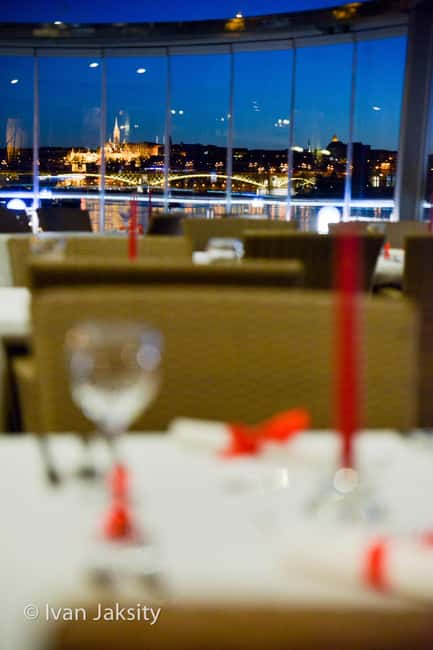 Budapest: 2-Course Dinner for 2 on a Boat Restaurant - Who will enjoy this dinner most