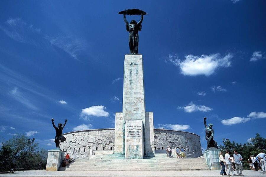 Budapest: 3-Hour Grand City Tour and Castle Walk - Practical details to plan around
