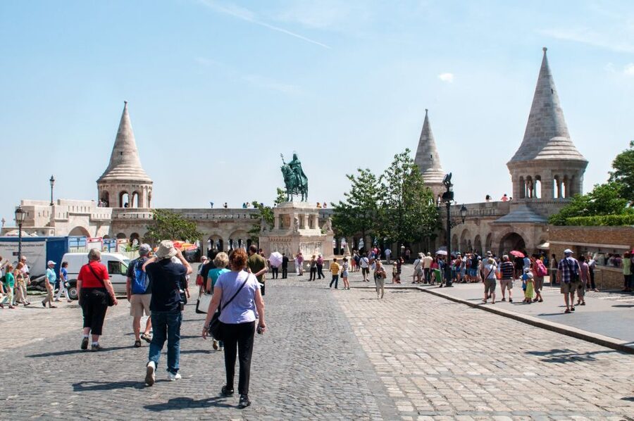 Budapest: 3-Hour Live Guided Sightseeing Tour - Why this tour works as a first look at Budapest