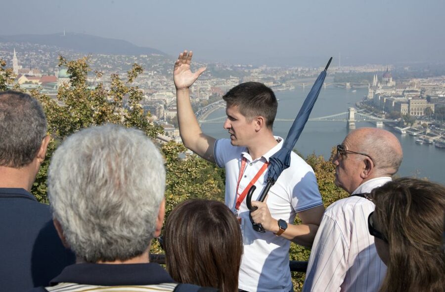 Budapest: 3-Hour Live Guided Sightseeing Tour - Heroes’ Square and the City Park route