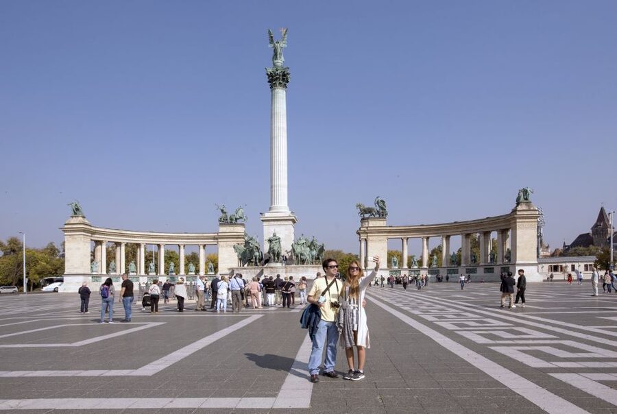 Budapest: 3-Hour Trabant Sightseeing Tour - Prefabricated Housing Blocks of the 1970s and 1980s