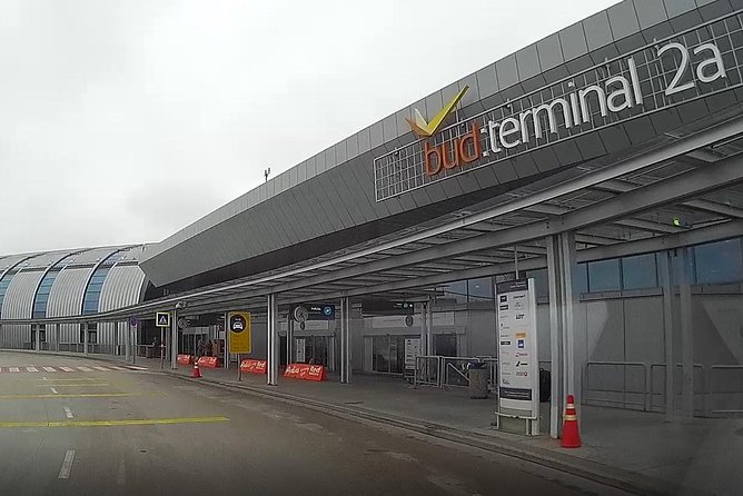 Budapest Airport Transfer - return (arrival & departure) with discount - The 20 to 40 minute ride into central Budapest