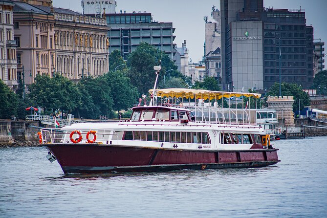 Budapest Audio Guide Cruise with Day, Sunset and Night Options - Gellért Hill and Budapest’s southern riverfront