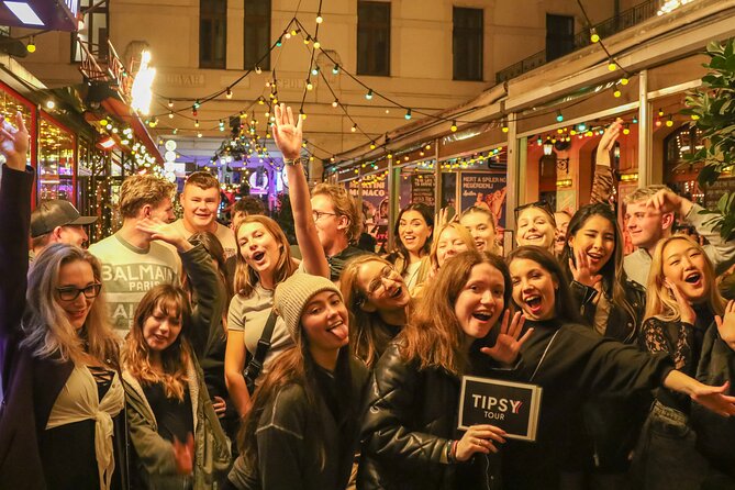 Budapest: Bar Crawl Tour with Drinks and Shots Included - Ending at Füge Udvar and continuing the night