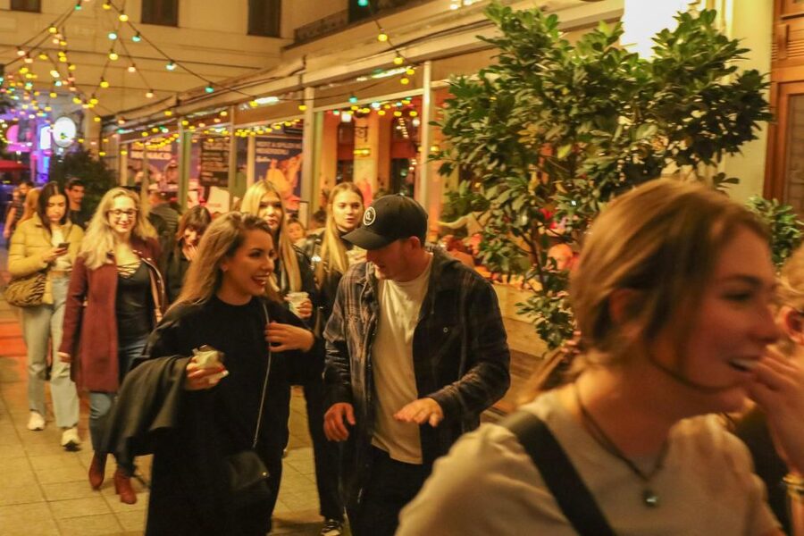 Budapest: Bar Crawl Tour with Local Drinks - Király utca 56 and the ruin-bar character