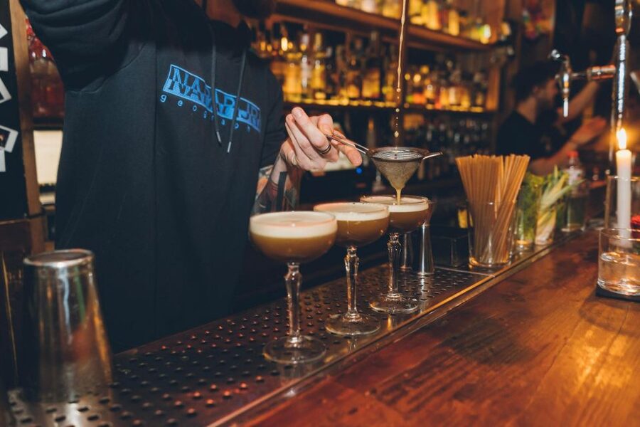 Budapest: Bar Crawl with a Local Guide - Why this bar crawl works in Budapest