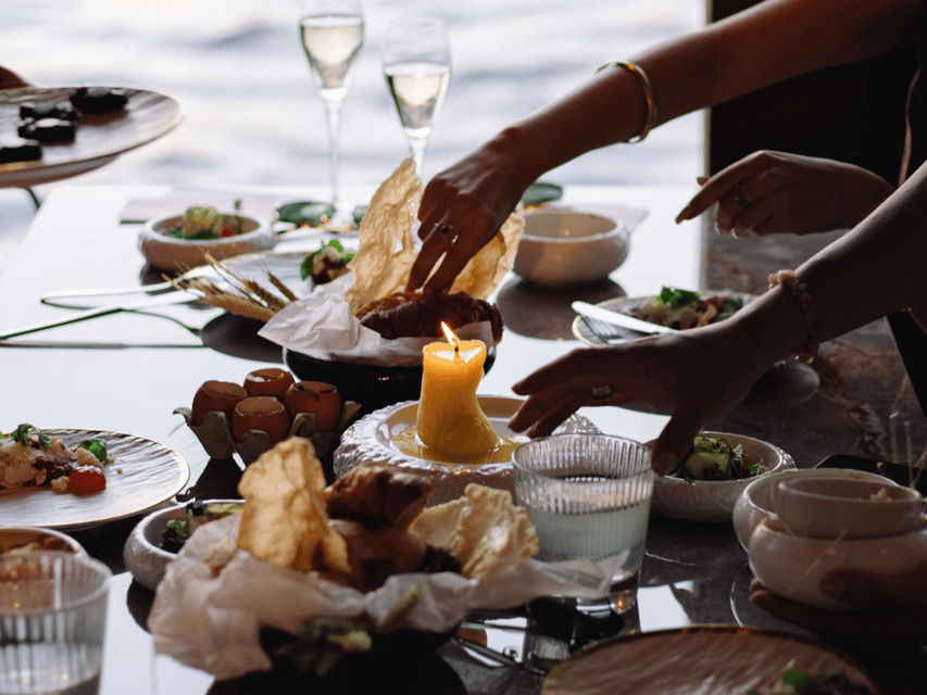 Budapest: BBQ Dinner Cruise w/ Live Music & Unlimited Drinks - Dinner from the show kitchen