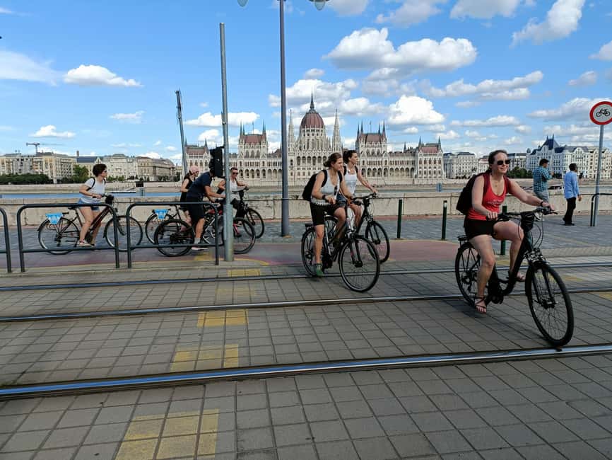 Budapest Bike Tour with a Hungarian Goulash - The route, timing, and group rhythm