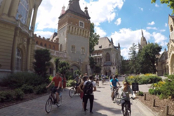 Budapest Bike Tour with Hungarian Goulash - A four-hour route that covers both sides of Budapest