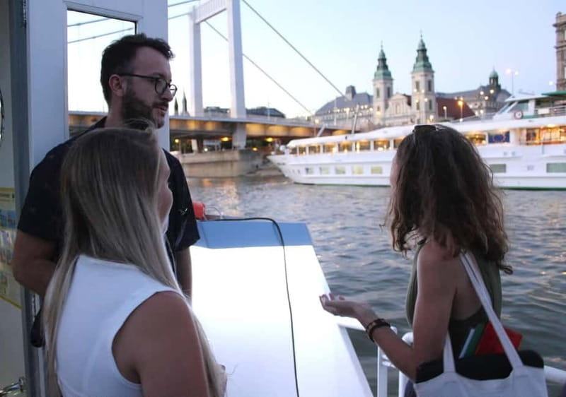 Budapest: Boat Cruise with Personal Guide and Drink - Who should book this cruise?
