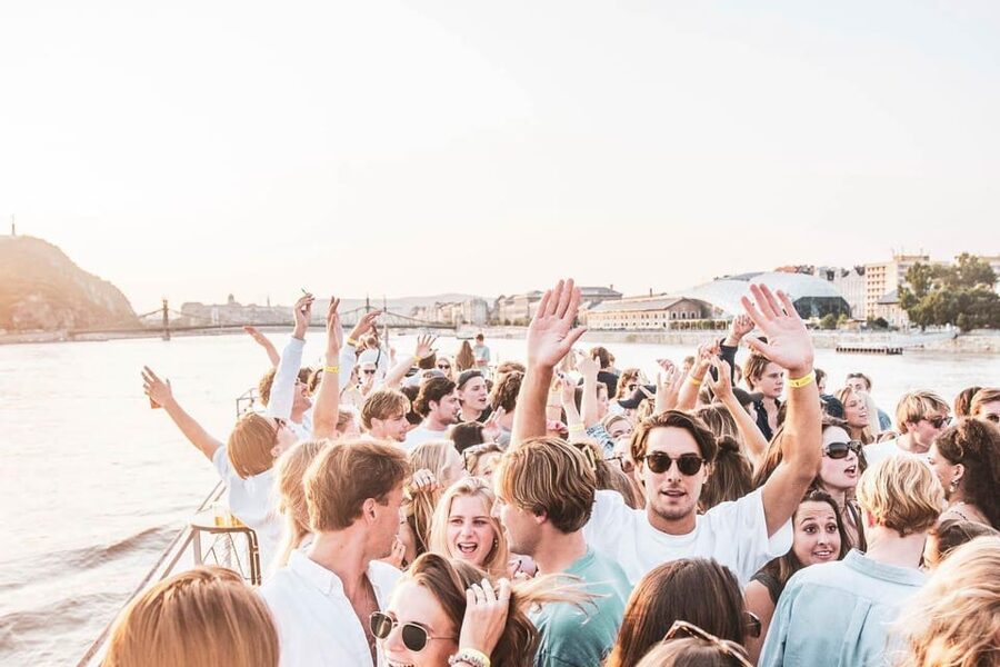 Budapest: Boat Party with option of Unlimited Drinks - A Danube night out with a party built around the views
