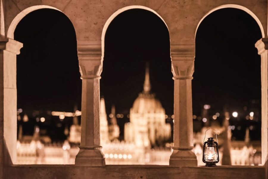 Budapest: Buda Castle District Vampires and Myths Night Tour - Matthias Fountain and the darker royal tales
