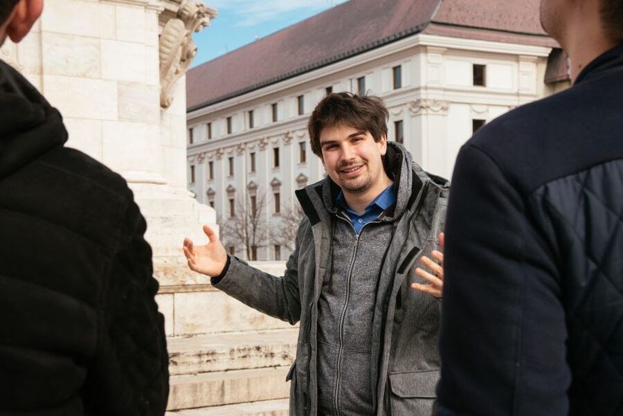 Budapest: Buda Castle District Walking Tour with a Historian - Matthias Church, the detailed interior visit