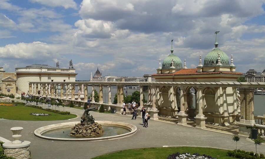 Budapest: Buda Castle Private Walking Tour - Fishermen’s Bastion and the big Budapest view