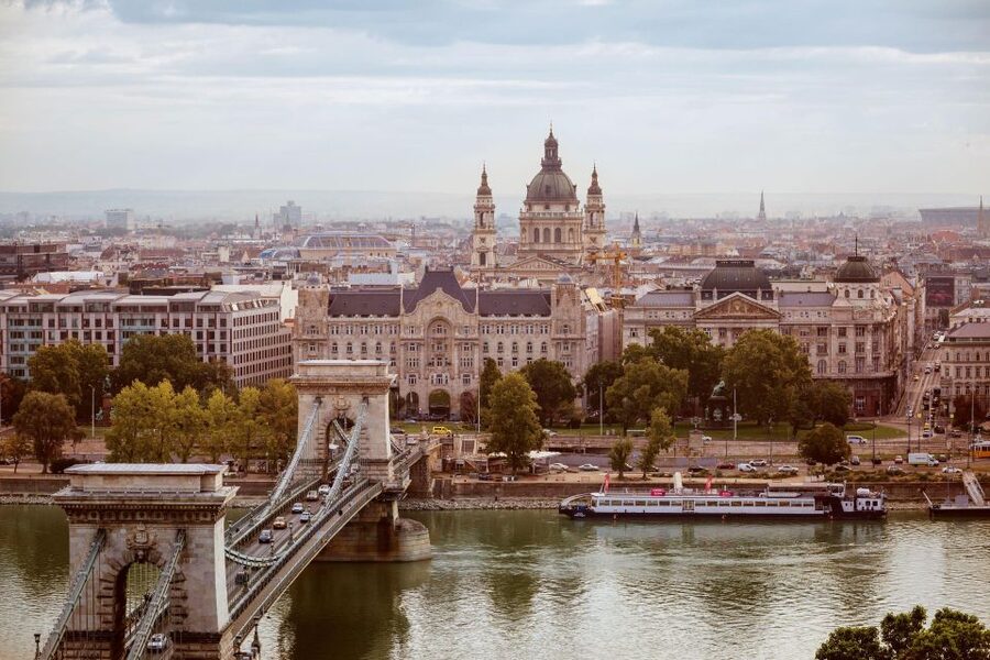 Budapest: Buda Castle Walk with Saint Stephen's Hall - Savoyai Terrace and the first city views