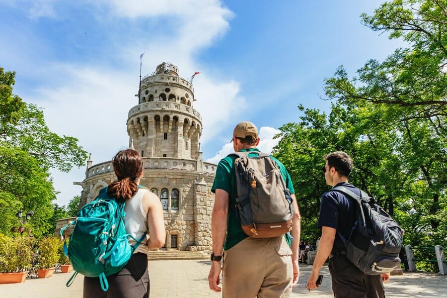 Budapest: Buda Hills Guided Hiking Tour with Optional Lunch - Shoes, seasons, and fitness