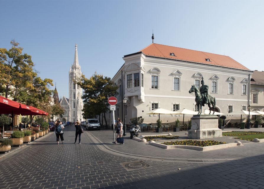 Budapest: Buda Walking Tour - Royal Power, Presidential Buildings, and Red-Tiled Houses