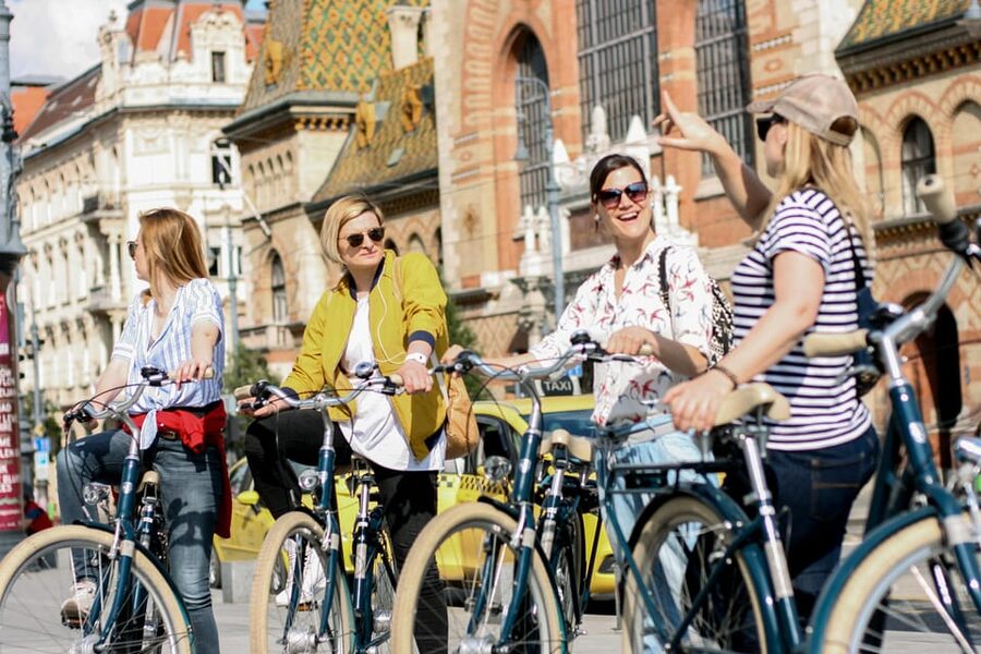 Budapest by Bike - 1 Day Bike Rental (9am-6pm) - Choosing a city ride that fits your day