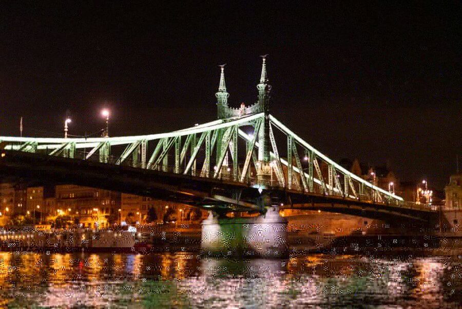 Budapest: Candlelit Dinner River Cruise with Live Music - Who should book this cruise