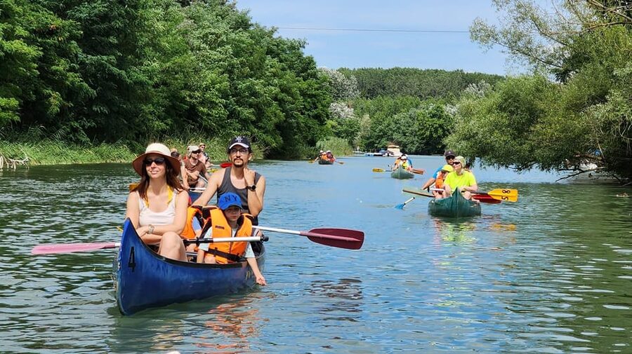 Budapest: Canoeing the Danube w or wo Sauna or Danube Beach - Who should book this, and who should pass