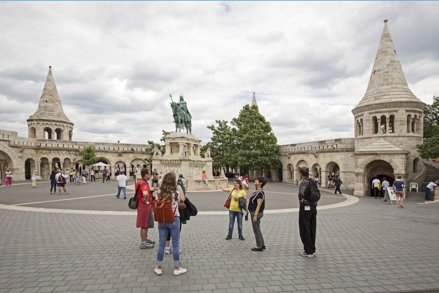 Budapest: Castle District Walk with Matthias Church Entry - Sándor Palace and the modern political quarter