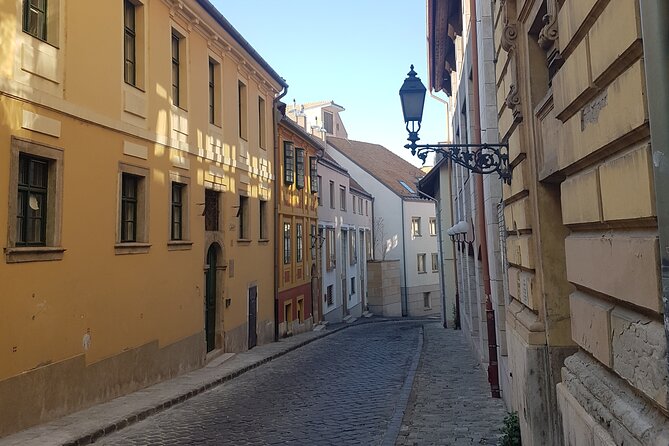 Budapest: Castle District Walking Tour - Public art, huszár stories, and small details