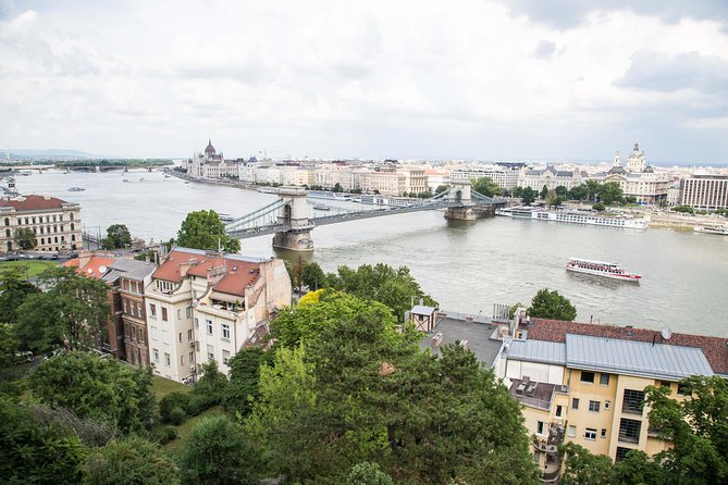 Budapest Castle Walk - Fisherman’s Bastion and the first great views