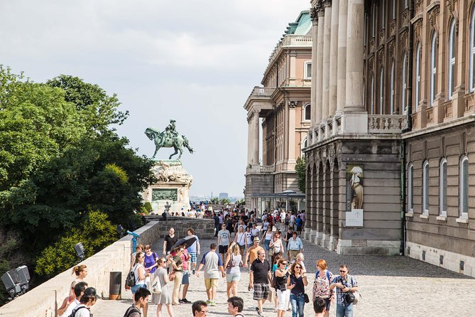 Budapest Castle Walk - Jewish history, courtyards, gardens, and statues