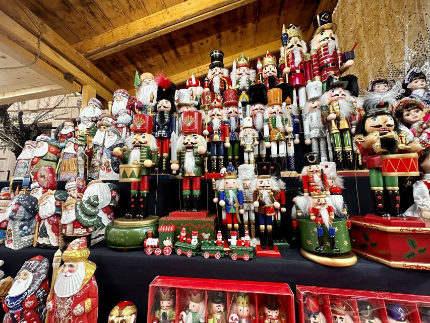 Budapest: Christmas Market Guided Walking Tour with Tastings - Timing, walking, and winter comfort